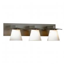 Hubbardton Forge 206603-SKT-07-GG0242 - Wren 3 Light Sconce